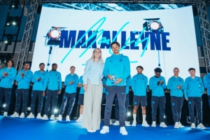 记者：即将达成一致！曼城后卫阿莱恩接近租借至沃特福德