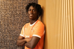 官方：水晶宫前锋埃比沃维转会布莱克浦，签约两年