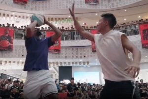 还是球迷们熟悉的DVD 打卡三城，威力依燃 下午江城武汉期待见面