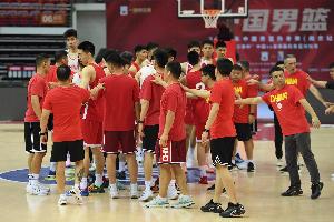 媒体人：看出来中国队这段时间恶补攻联防转移球 耐心传导造机会