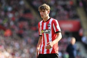 TA：埃弗顿4000万镑报价19岁边锋迪布林遭拒，南安普顿要价5000万