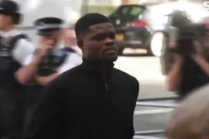 英媒：托马斯获得有条件保释，并将于9月2日在中央刑事法院出庭