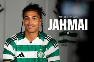 官方：曼城19岁后卫辛普森-普西租借加盟凯尔特人一个赛季