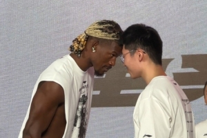 喜提吉米版“死亡凝视”巴特勒与球迷再现当年和格威名场面