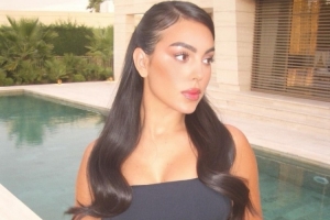 乔治娜社媒晒照宣传服饰品牌：任何外界的东西都无法左右我