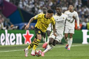 记者：由于近年表现停滞不前＋成本高，多特对签回桑乔持质疑态度