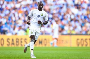 阿诺德：马内是一名完美的前锋，我可能会说他和C罗很像