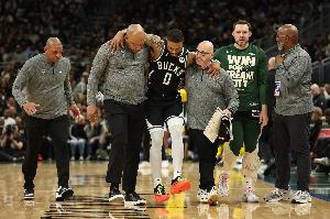 美记：若利拉德健康 雄鹿或用他换球星搭档字母 这是他们最后一招