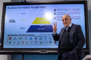 前裁判：特巴斯试图操控裁判，他声称保持裁判独立但实际不然