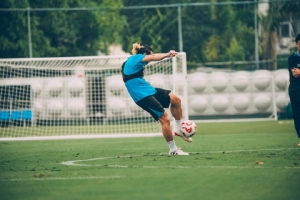 锁定目标 张弓搭箭