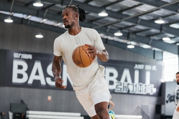 巴特勒展望新赛季：罗宾会拼了命 蝙蝠侠就是蝙蝠侠 追梦是战车