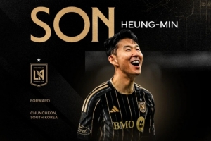 洛杉矶FC官方：韩国前锋孙兴慜加盟，双方签下2+2的合同