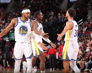 穆迪：菜鸟赛季时一次训练中我抢断了库里 接着就被他打爆了