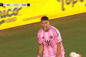 进球无效！苏亚雷斯破门后疯狂庆祝，但被吹罚越位