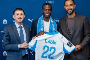 官方：马赛签下蒂莫西-维阿，先租后买总价最高1800万欧