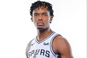 马刺官方：球队与哈里森-英格拉姆和米尼克斯完成双向合同续约