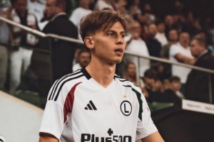 记者：齐奥尔科夫斯基加盟罗马转会费总价750万欧，签至2030年