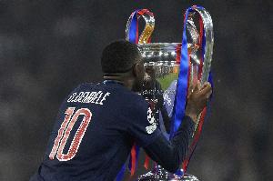 队报：夺欧冠后巴黎一改无球星集体原则，公开声援登贝莱夺金球