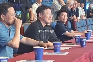 名宿坐镇！博主：孙继海现身梭鱼湾，观看大连英博vs成都蓉城