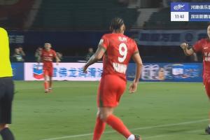 又被吹了！卡多索头球破门，随后因越位再次被判进球无效