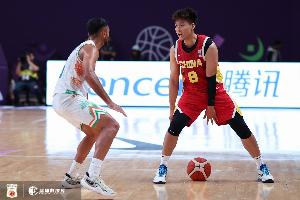 媒体人：第二节的赵睿身先士卒燃尽了 下半场得其他人站出来