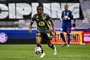 队报：伯恩茅斯签里尔后卫迪亚克特达协议，转会费4000万欧签5年