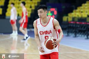 中国男篮带高诗岩是正确的选择 他的防守侵略性是球队很需要的