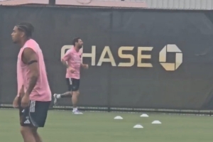 记者：迈阿密国际备战奥兰多城，梅西单独训练