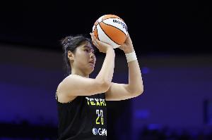 遭遇四连败！李月汝重回首发得3分6板2助 飞翼连续两场不敌自由人