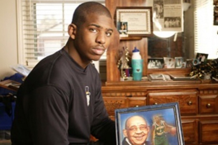 美媒：4名被指控在2002年杀害克里斯-保罗祖父的男子的定罪被推翻