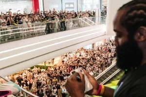 体育画报：哈登在中国就像摇滚巨星 人气远超美国本土