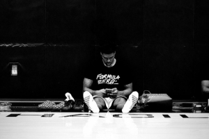 小伙子路走宽了开拓者双向球员凯莱布-马丁加入利拉德训练营