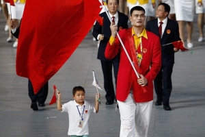 马布里旧采访：姚明是中国篮球的领军人物 他是国内最有名的球员