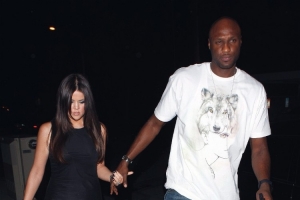 阿里纳斯：东契奇挣大钱湖人就带他看演唱会？给他来个奥多姆之夜