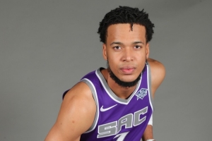 媒体人：目前已有CBA季后赛级别球队报价NBA内线球员拉比西埃