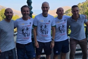 米体：瓜帅和教练组在巴勒莫游玩，攀登圣罗萨莉亚圣殿接受祝福