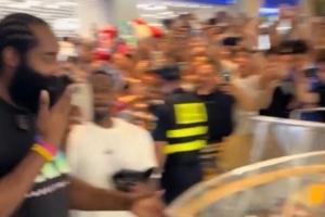 媒体人：哈登中国行圆满结束 杰伦-威廉姆斯下周见