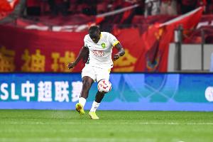 大将缺阵！博主：恩加德乌昨日赛前踩场训练受伤，无缘今晚的比赛