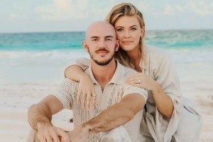 ❤️秃然的幸福！卡鲁索今日结婚 新娘光彩照人