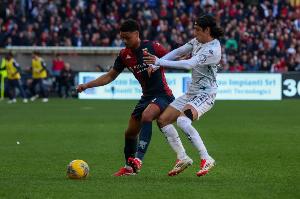 迪马：德温特转会费预计1800-2000万欧之间，外加奖金或转售条款