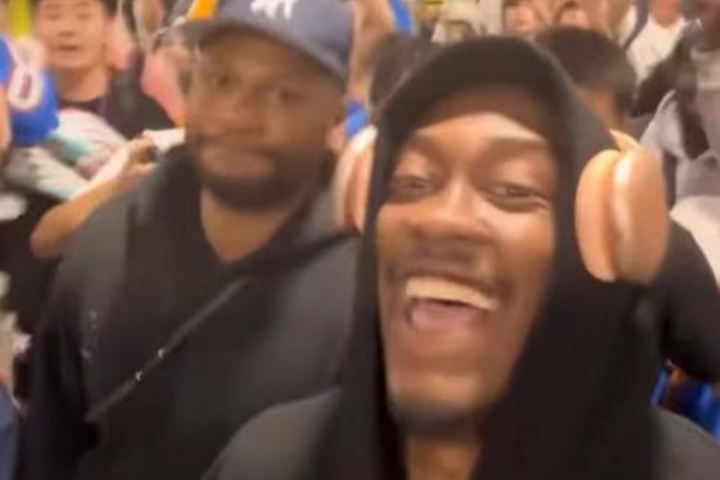 延误10小时！杰伦威凌晨落地上海雷霆球迷高喊OKC+“狗叫”