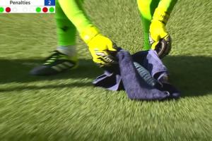 扑点秘笈！亨德森点球间隙查看水瓶小纸条，两度扑点助队夺冠