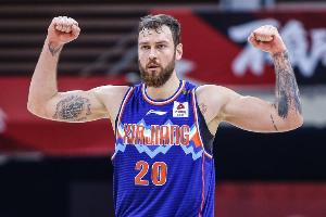 莫泰：在CBA打球对我身体消耗太大了 每场比赛打完都像被打了一顿