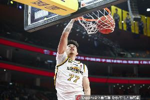 媒体人：广东想用徐昕交易得到辽宁男篮张镇麟 真不是愚人节新闻