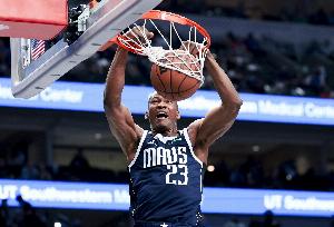 名记：凯-琼斯为热火进行了试训 热火魔术雄鹿等多队对其有兴趣