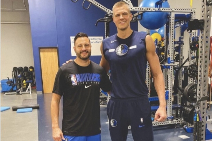 又挖走一个Stein：湖人聘请前独行侠运动表现总监任体能教练