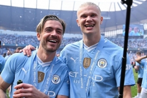 哈兰德社媒晒与格拉利什多张合照，据悉后者将租借加盟埃弗顿