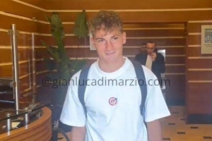 S-埃斯波西托接受卡利亚里的体检：很高兴来到这里，加油卡利亚里