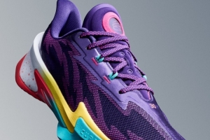 库里7代“超级战靴”将在8月16日发布 单只球鞋重量约303克