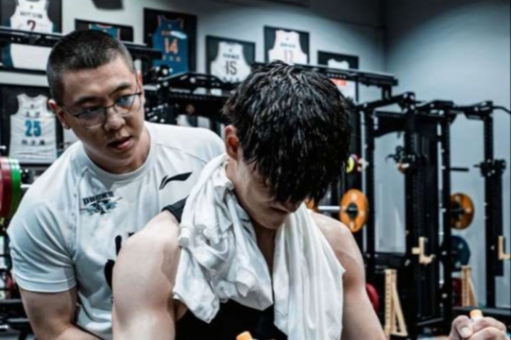 加盟篮网！网媒：曾凡博月底来布鲁克林 预计会为中国赛做好准备